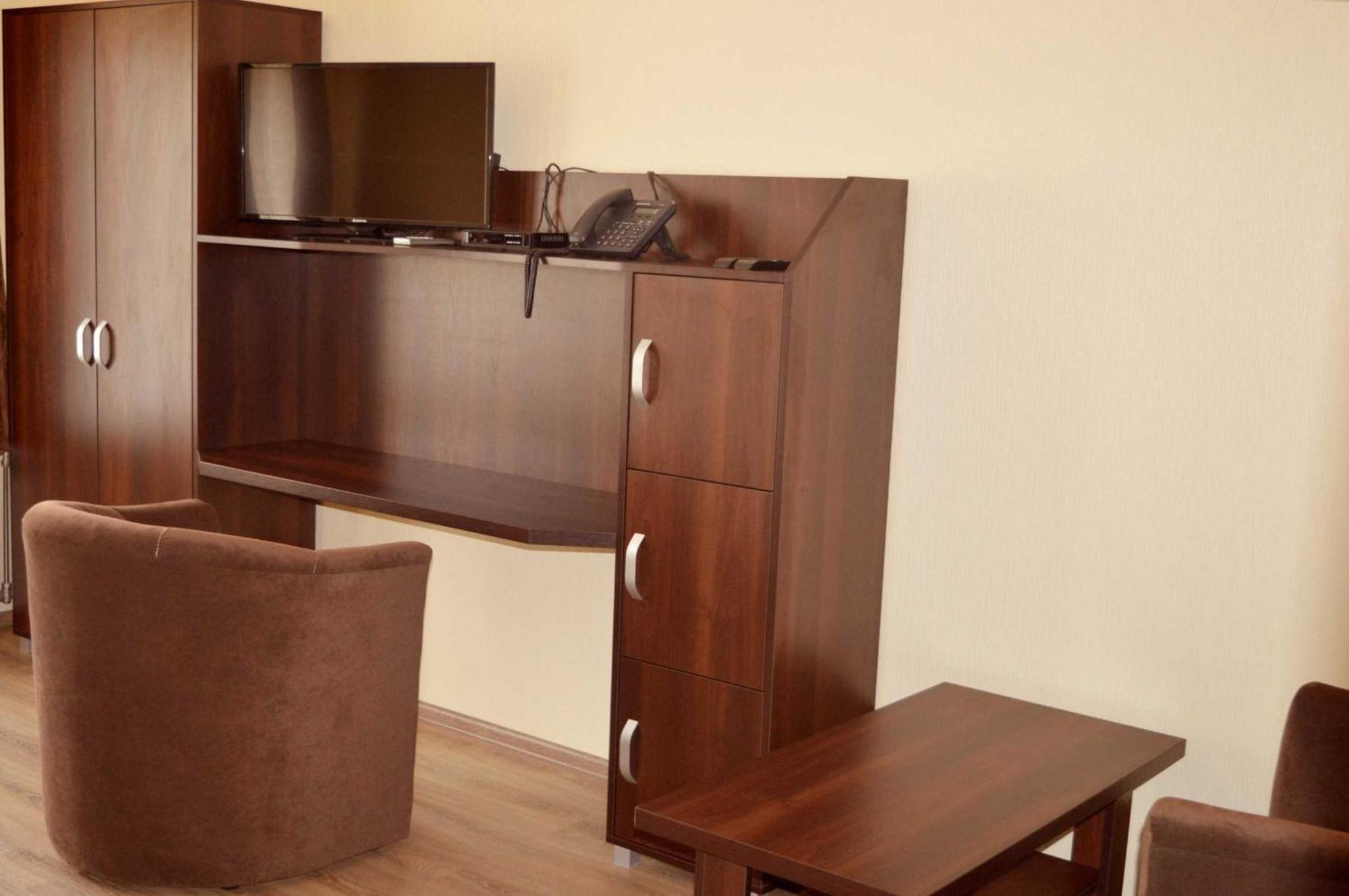 Sting Hotel & Event Palace Velyka Dobron Esterno foto